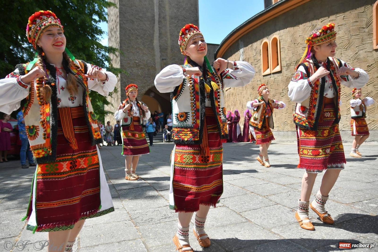 Zdjęcie w galerii na portalu naszraciborz.pl: Niecodzienny widok na odpuście w okrąglaku [FOTO i WIDEO] wiadomości z regionu
