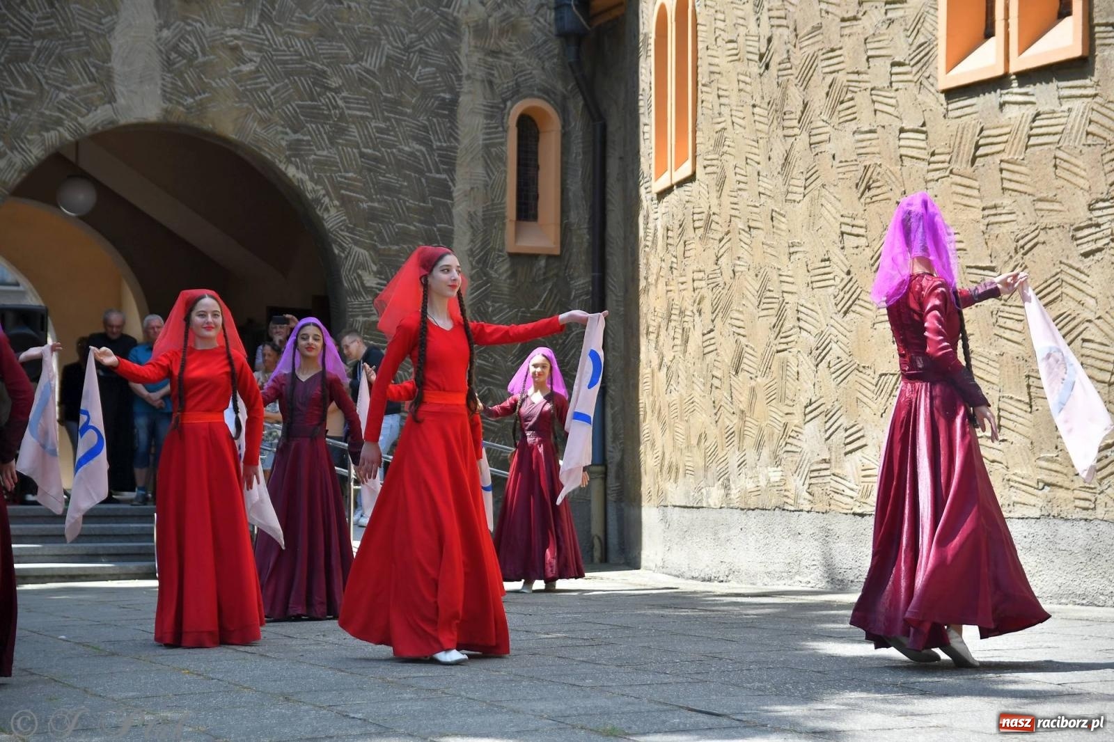 Zdjęcie w galerii na portalu naszraciborz.pl: Niecodzienny widok na odpuście w okrąglaku [FOTO i WIDEO] wiadomości z regionu