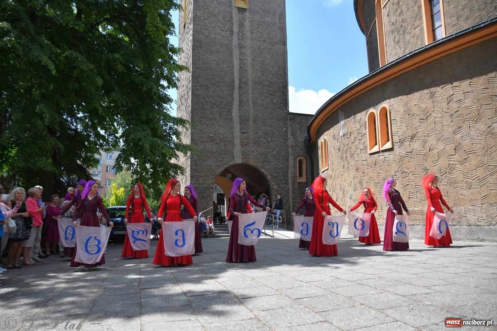 Zdjęcie w galerii na portalu naszraciborz.pl: Niecodzienny widok na odpuście w okrąglaku [FOTO i WIDEO] wiadomości z regionu