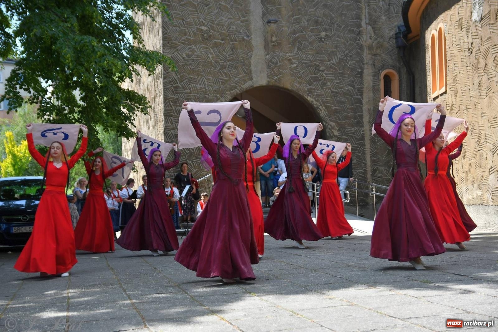 Zdjęcie w galerii na portalu naszraciborz.pl: Niecodzienny widok na odpuście w okrąglaku [FOTO i WIDEO] wiadomości z regionu