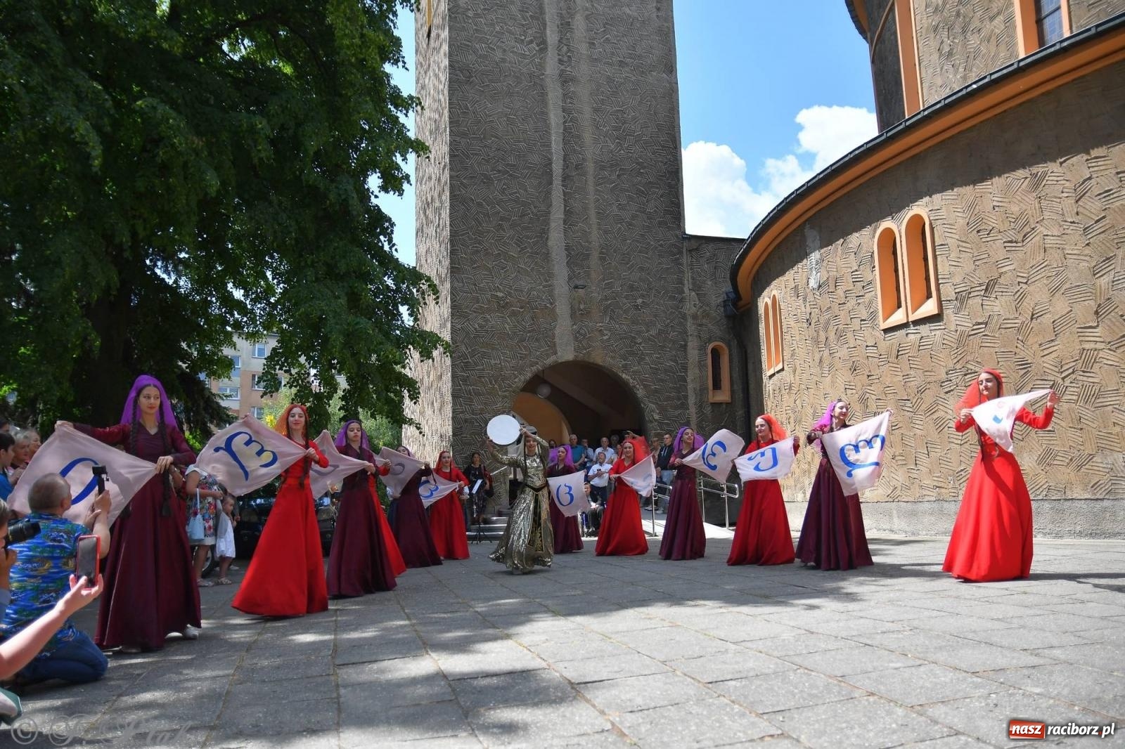 Zdjęcie w galerii na portalu naszraciborz.pl: Niecodzienny widok na odpuście w okrąglaku [FOTO i WIDEO] wiadomości z regionu