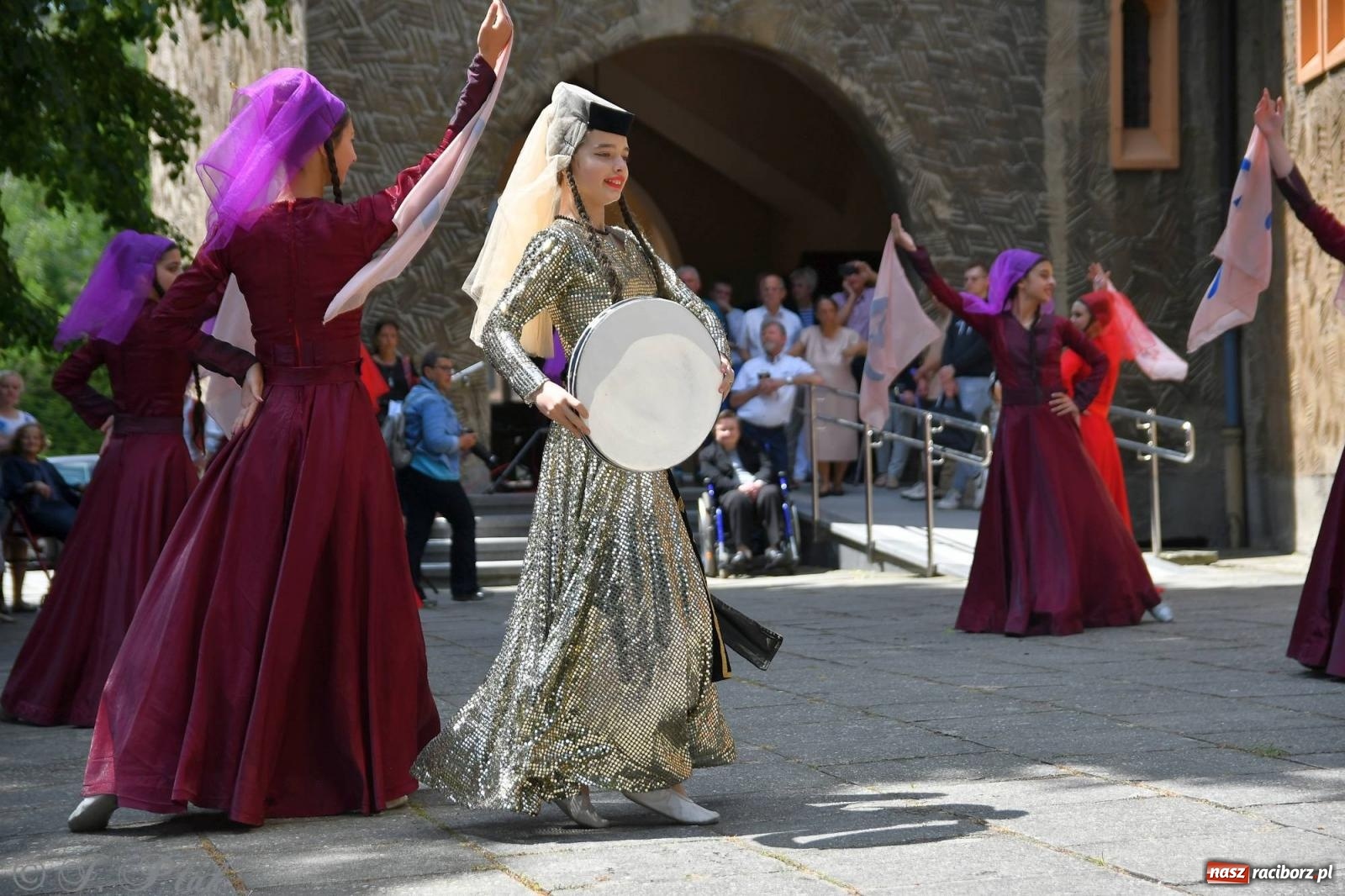 Zdjęcie w galerii na portalu naszraciborz.pl: Niecodzienny widok na odpuście w okrąglaku [FOTO i WIDEO] wiadomości z regionu