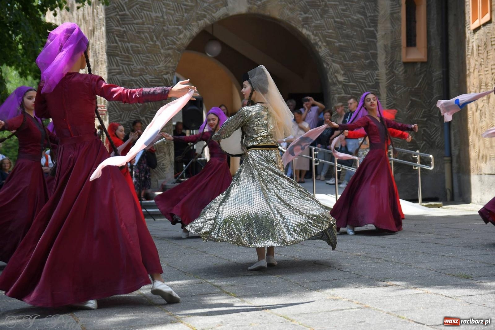 Zdjęcie w galerii na portalu naszraciborz.pl: Niecodzienny widok na odpuście w okrąglaku [FOTO i WIDEO] wiadomości z regionu