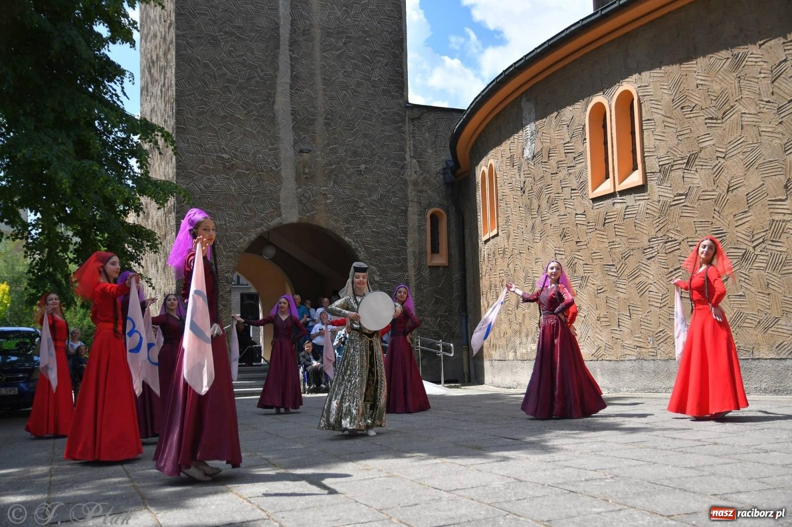 Zdjęcie w galerii na portalu naszraciborz.pl: Niecodzienny widok na odpuście w okrąglaku [FOTO i WIDEO] wiadomości z regionu