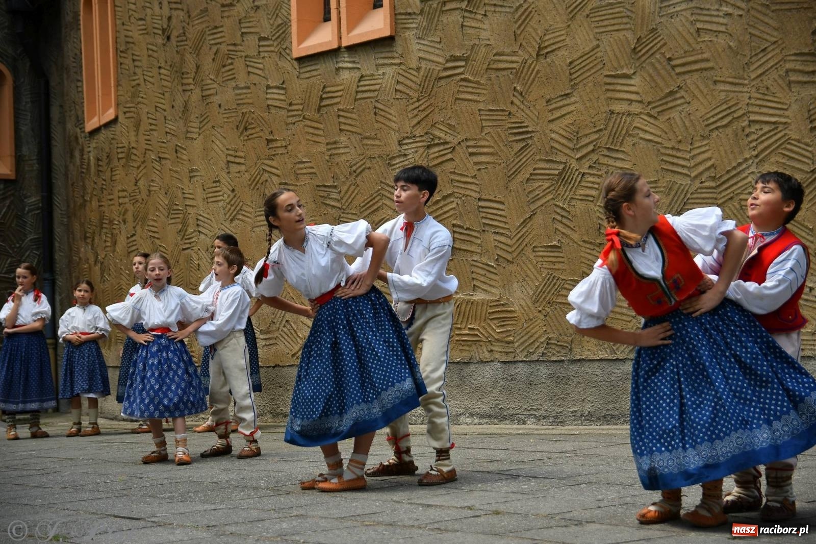 Zdjęcie w galerii na portalu naszraciborz.pl: Niecodzienny widok na odpuście w okrąglaku [FOTO i WIDEO] wiadomości z regionu