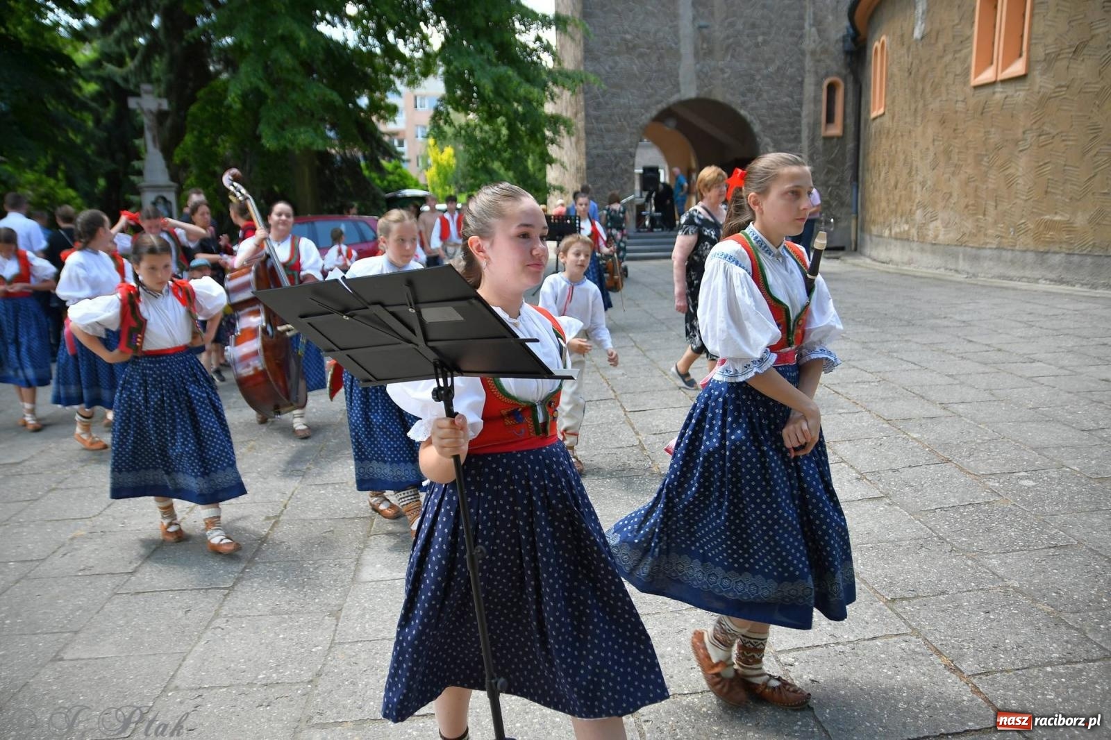 Zdjęcie w galerii na portalu naszraciborz.pl: Niecodzienny widok na odpuście w okrąglaku [FOTO i WIDEO] wiadomości z regionu