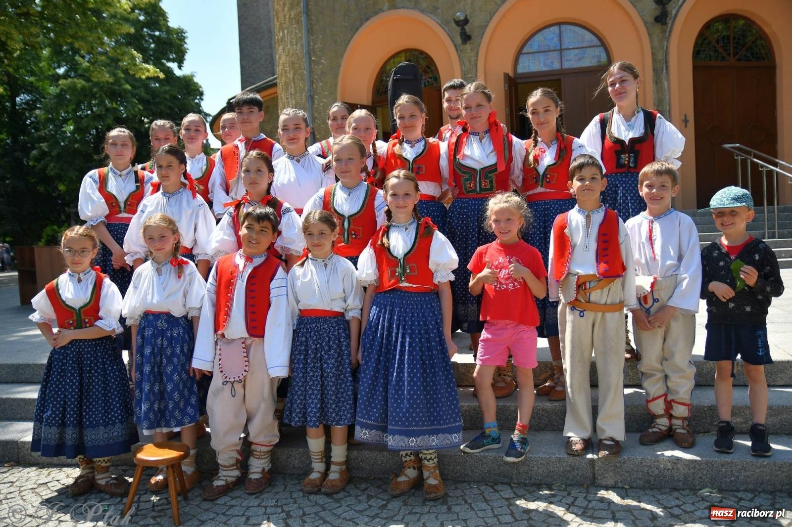 Zdjęcie w galerii na portalu naszraciborz.pl: Niecodzienny widok na odpuście w okrąglaku [FOTO i WIDEO] wiadomości z regionu