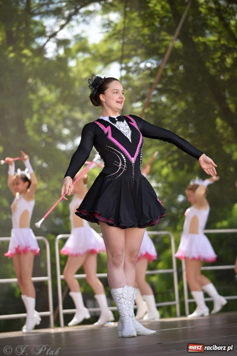 Zdjęcie w galerii na portalu naszraciborz.pl: Roztańczony raciborski zamek, czyli mażoretkowy zawrót głowy [FOTO i WIDEO] wiadomości z regionu