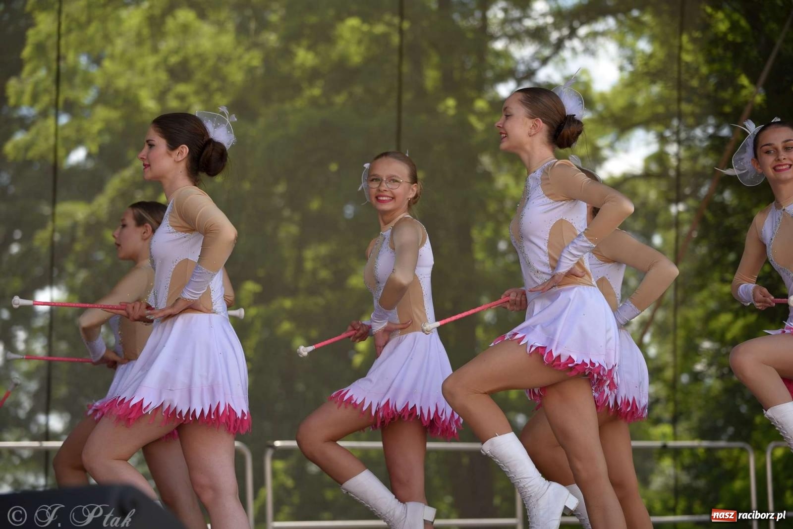 Zdjęcie w galerii na portalu naszraciborz.pl: Roztańczony raciborski zamek, czyli mażoretkowy zawrót głowy [FOTO i WIDEO] wiadomości z regionu