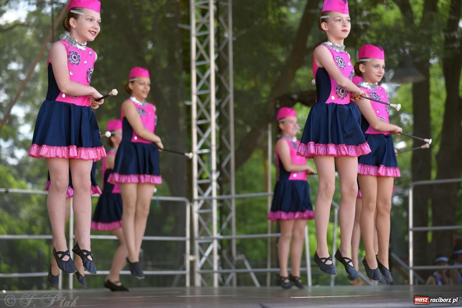 Zdjęcie w galerii na portalu naszraciborz.pl: Roztańczony raciborski zamek, czyli mażoretkowy zawrót głowy [FOTO i WIDEO] wiadomości z regionu