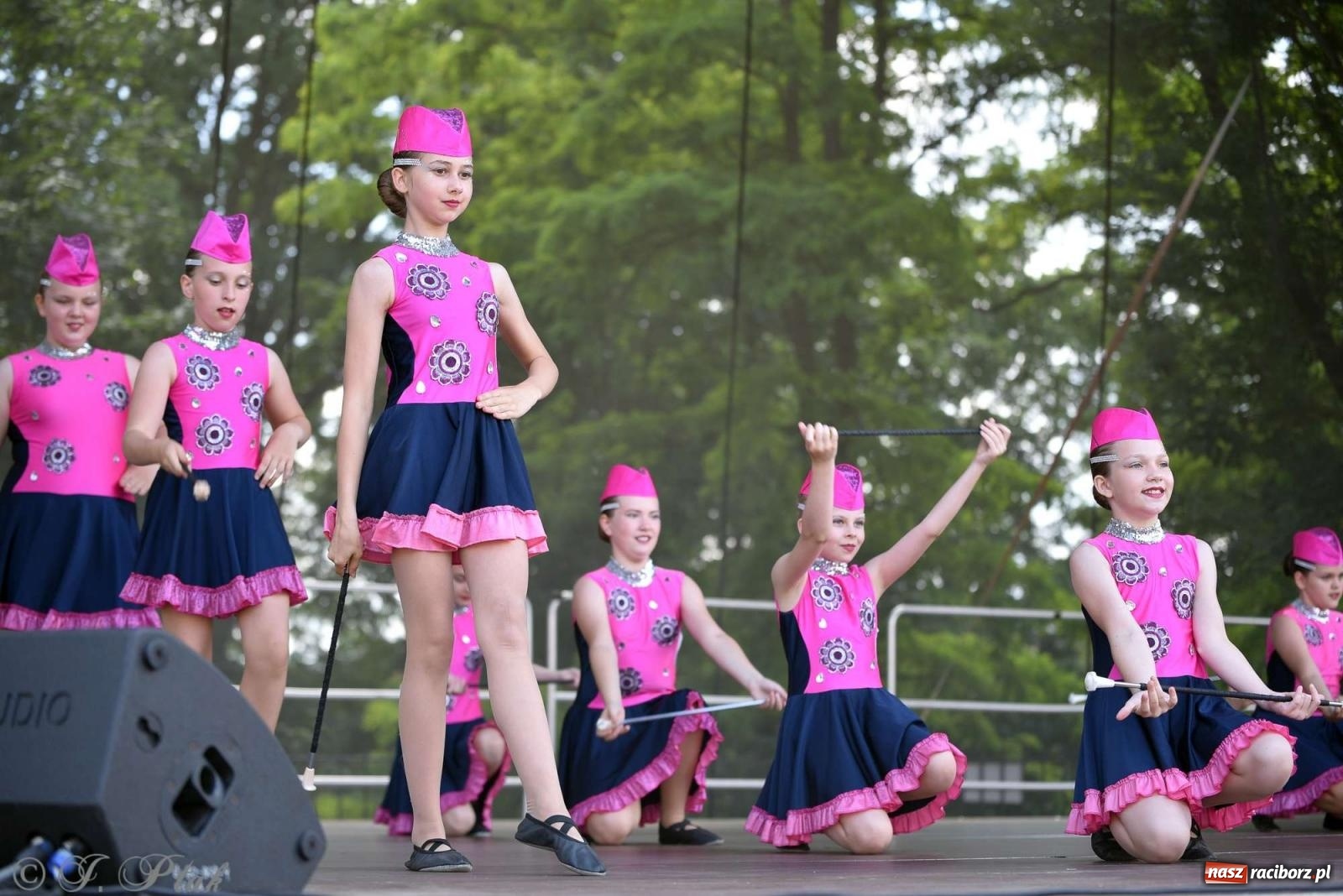 Zdjęcie w galerii na portalu naszraciborz.pl: Roztańczony raciborski zamek, czyli mażoretkowy zawrót głowy [FOTO i WIDEO] wiadomości z regionu