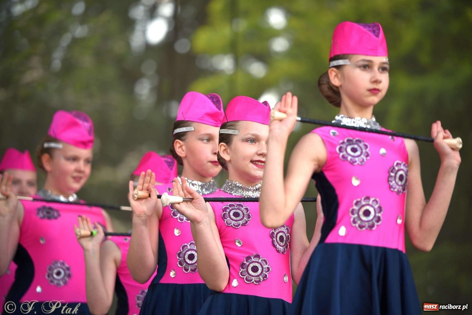 Zdjęcie w galerii na portalu naszraciborz.pl: Roztańczony raciborski zamek, czyli mażoretkowy zawrót głowy [FOTO i WIDEO] wiadomości z regionu