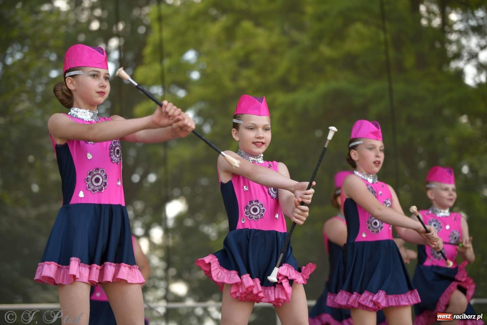 Zdjęcie w galerii na portalu naszraciborz.pl: Roztańczony raciborski zamek, czyli mażoretkowy zawrót głowy [FOTO i WIDEO] wiadomości z regionu