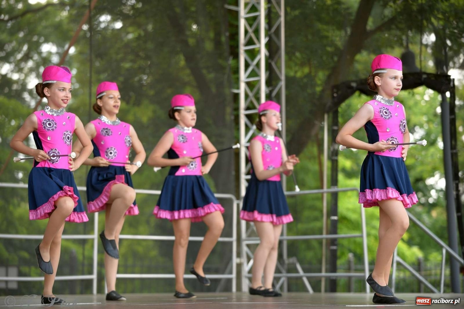 Zdjęcie w galerii na portalu naszraciborz.pl: Roztańczony raciborski zamek, czyli mażoretkowy zawrót głowy [FOTO i WIDEO] wiadomości z regionu