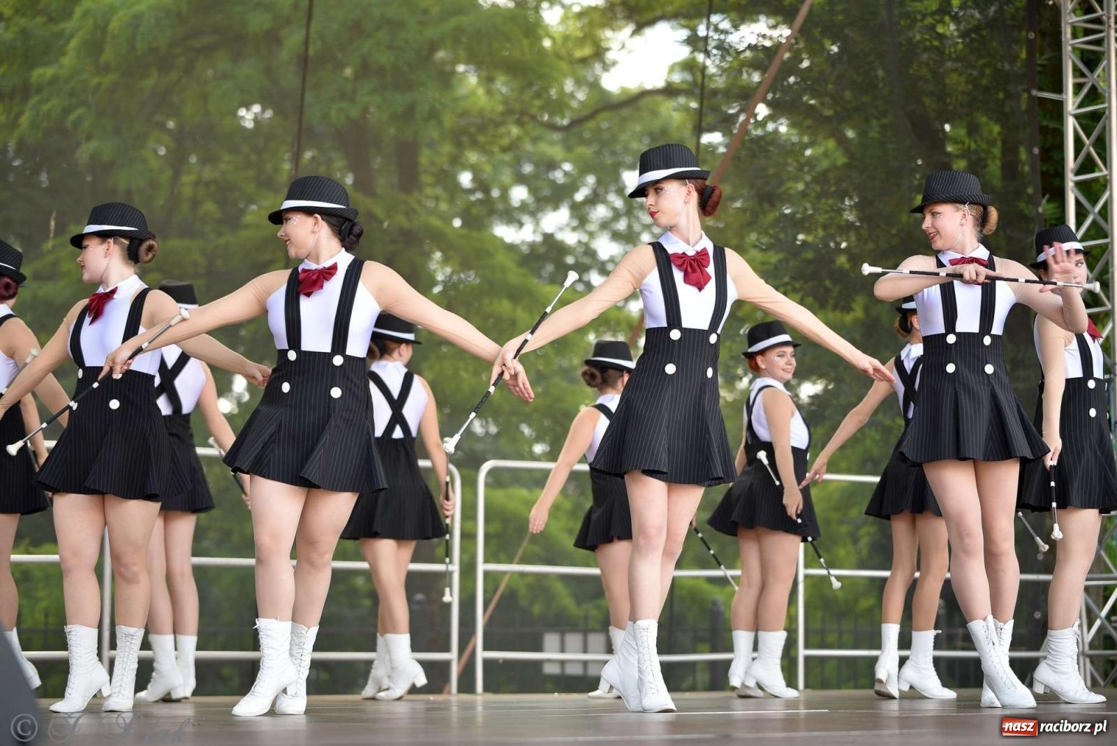 Zdjęcie w galerii na portalu naszraciborz.pl: Roztańczony raciborski zamek, czyli mażoretkowy zawrót głowy [FOTO i WIDEO] wiadomości z regionu