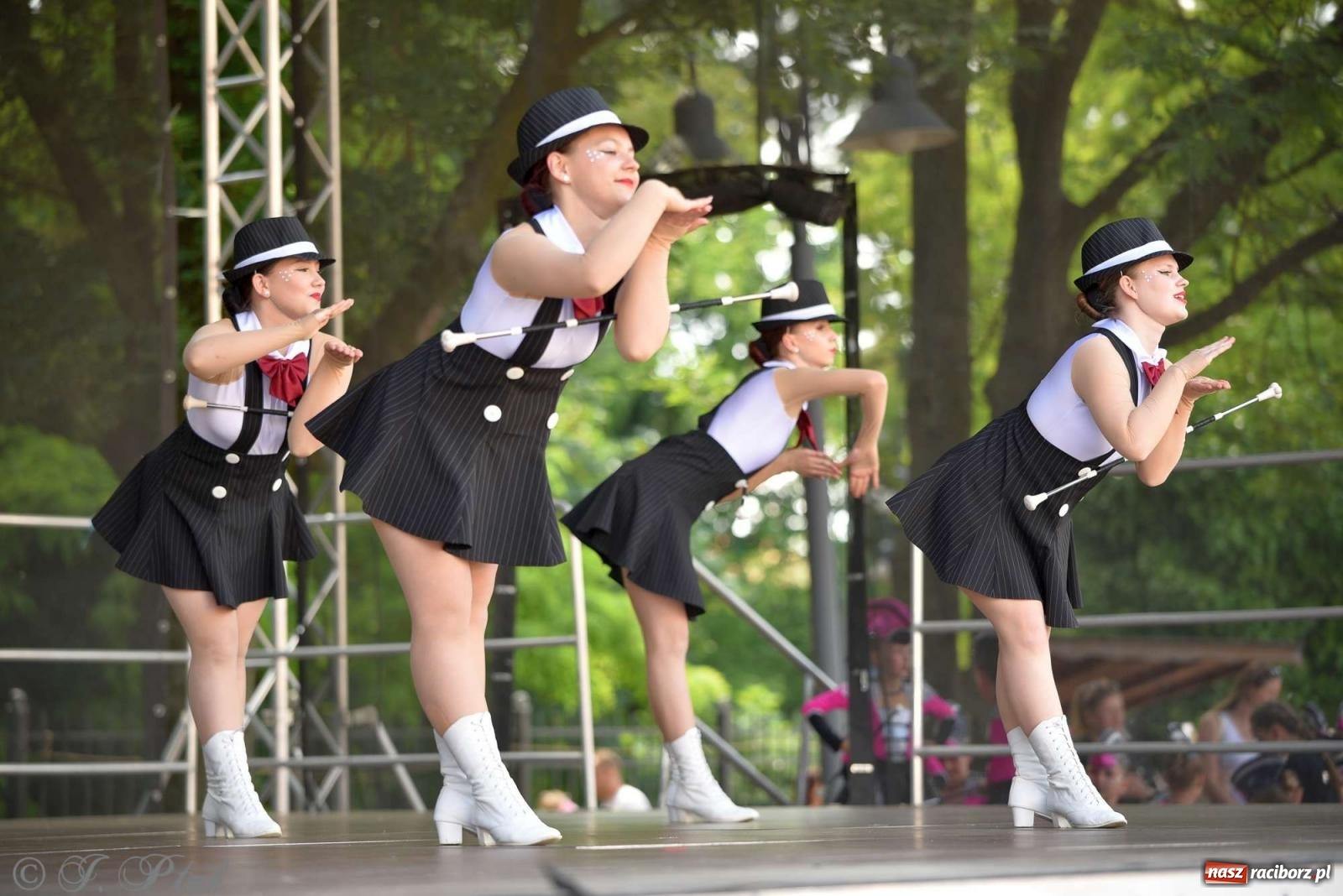 Zdjęcie w galerii na portalu naszraciborz.pl: Roztańczony raciborski zamek, czyli mażoretkowy zawrót głowy [FOTO i WIDEO] wiadomości z regionu