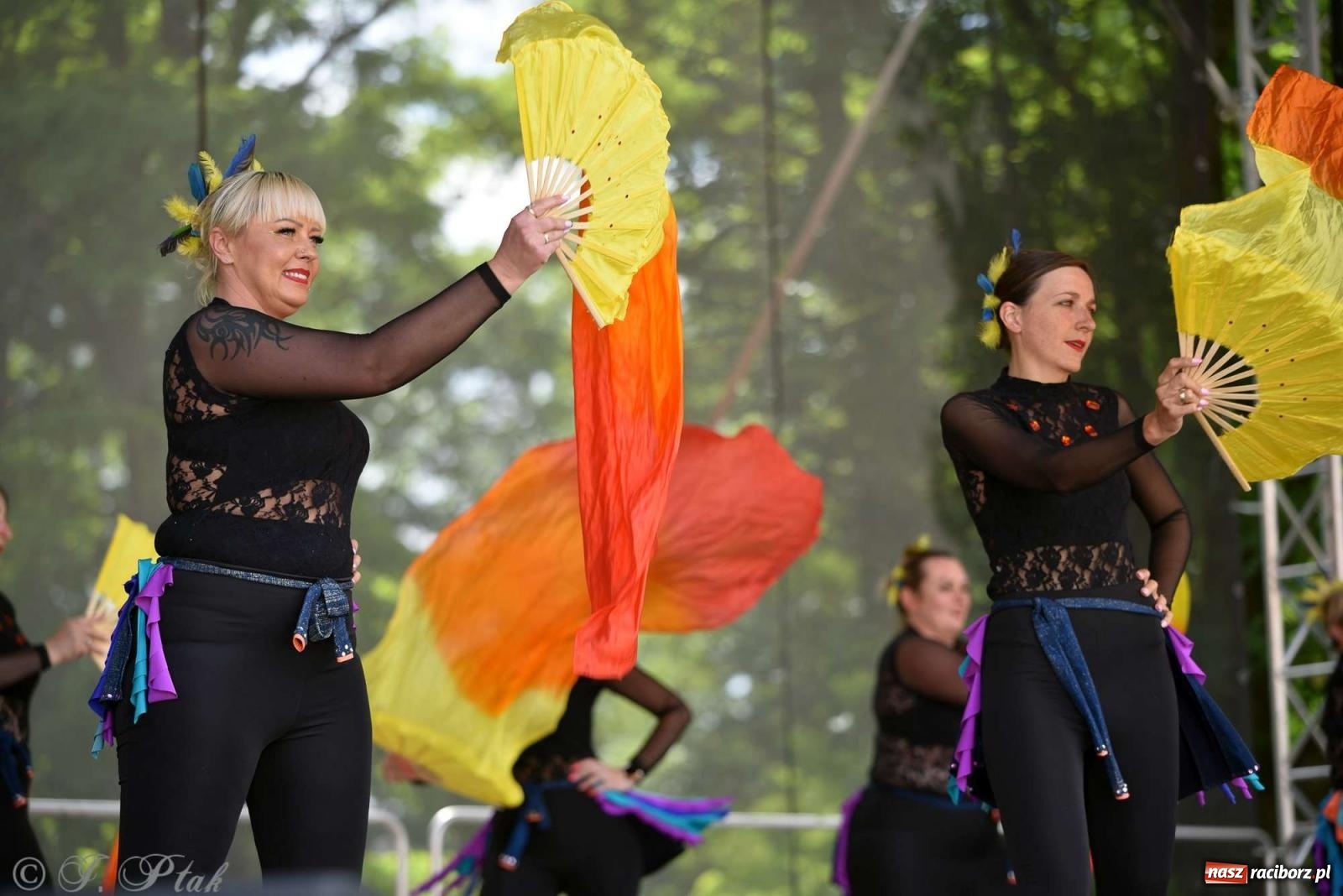 Zdjęcie w galerii na portalu naszraciborz.pl: Roztańczony raciborski zamek, czyli mażoretkowy zawrót głowy [FOTO i WIDEO] wiadomości z regionu
