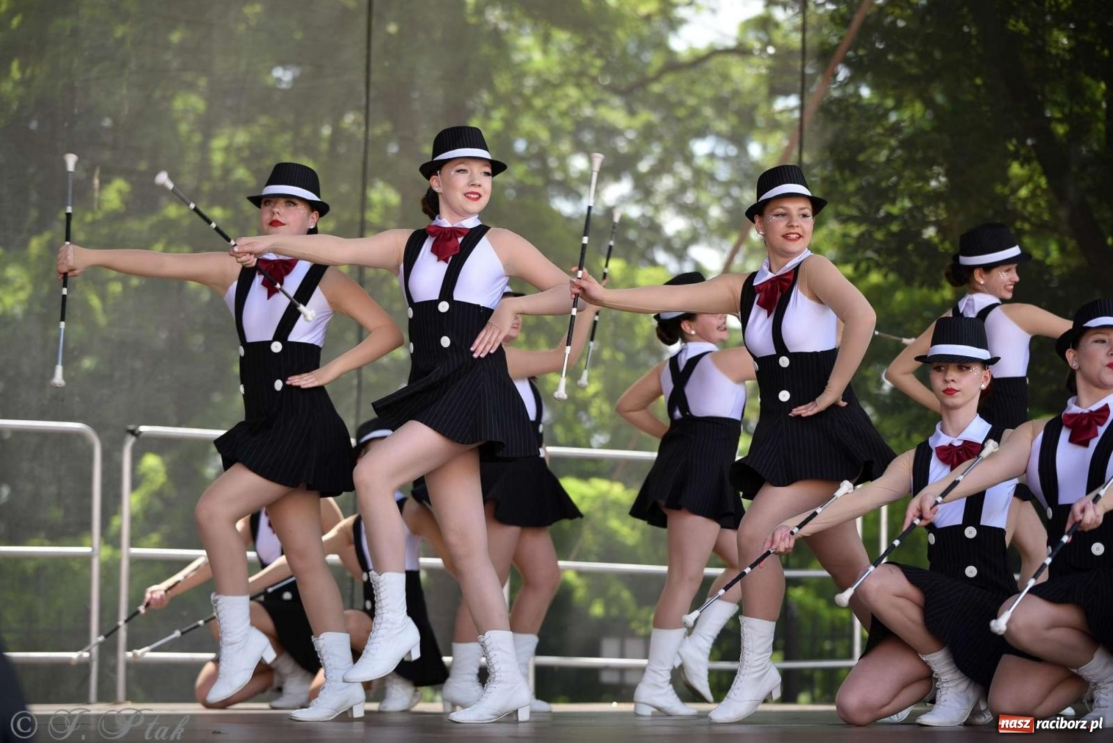 Zdjęcie w galerii na portalu naszraciborz.pl: Roztańczony raciborski zamek, czyli mażoretkowy zawrót głowy [FOTO i WIDEO] wiadomości z regionu