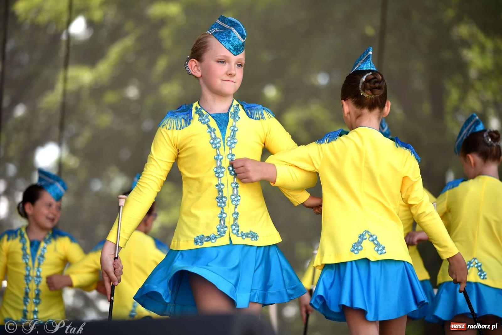 Zdjęcie w galerii na portalu naszraciborz.pl: Roztańczony raciborski zamek, czyli mażoretkowy zawrót głowy [FOTO i WIDEO] wiadomości z regionu