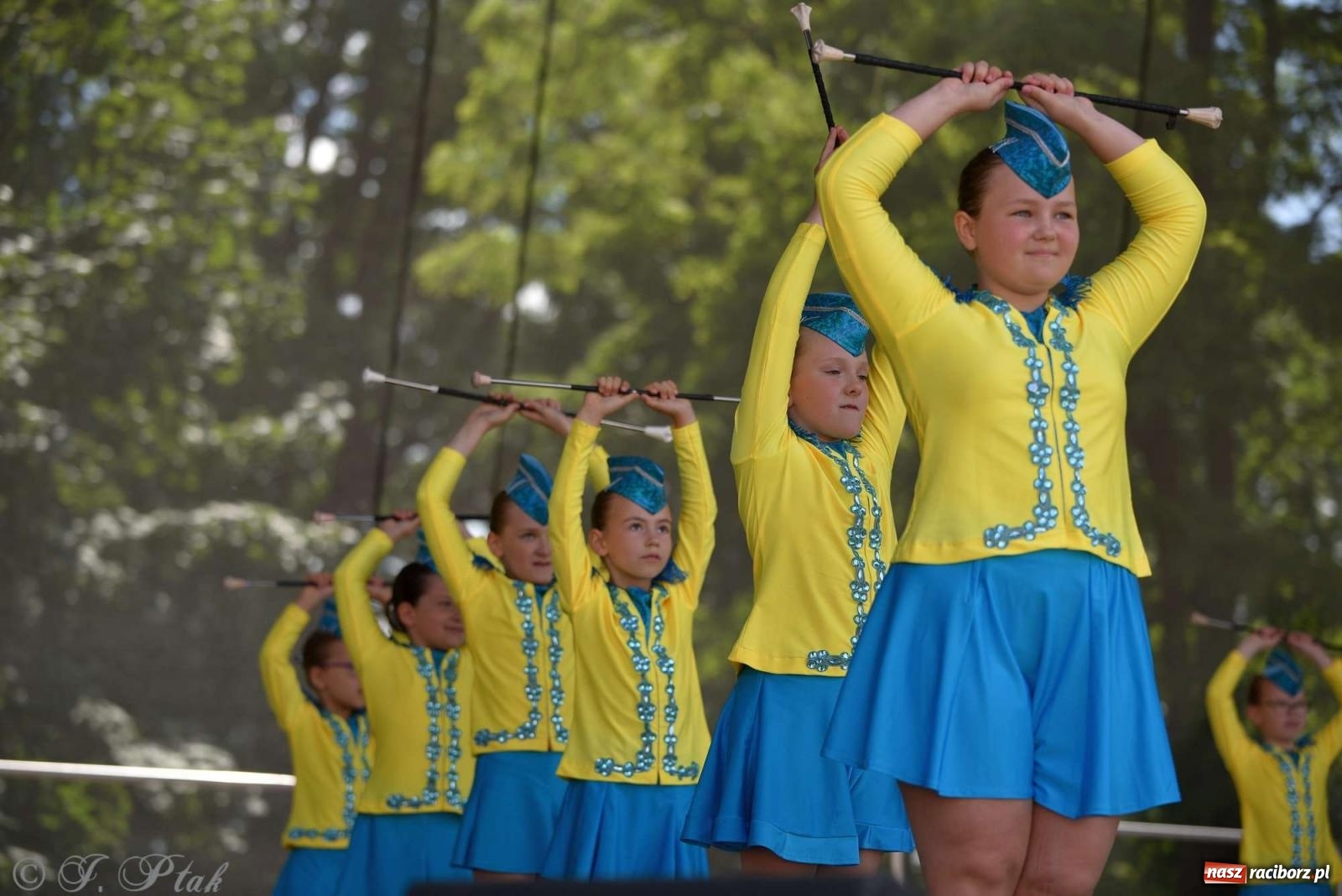 Zdjęcie w galerii na portalu naszraciborz.pl: Roztańczony raciborski zamek, czyli mażoretkowy zawrót głowy [FOTO i WIDEO] wiadomości z regionu