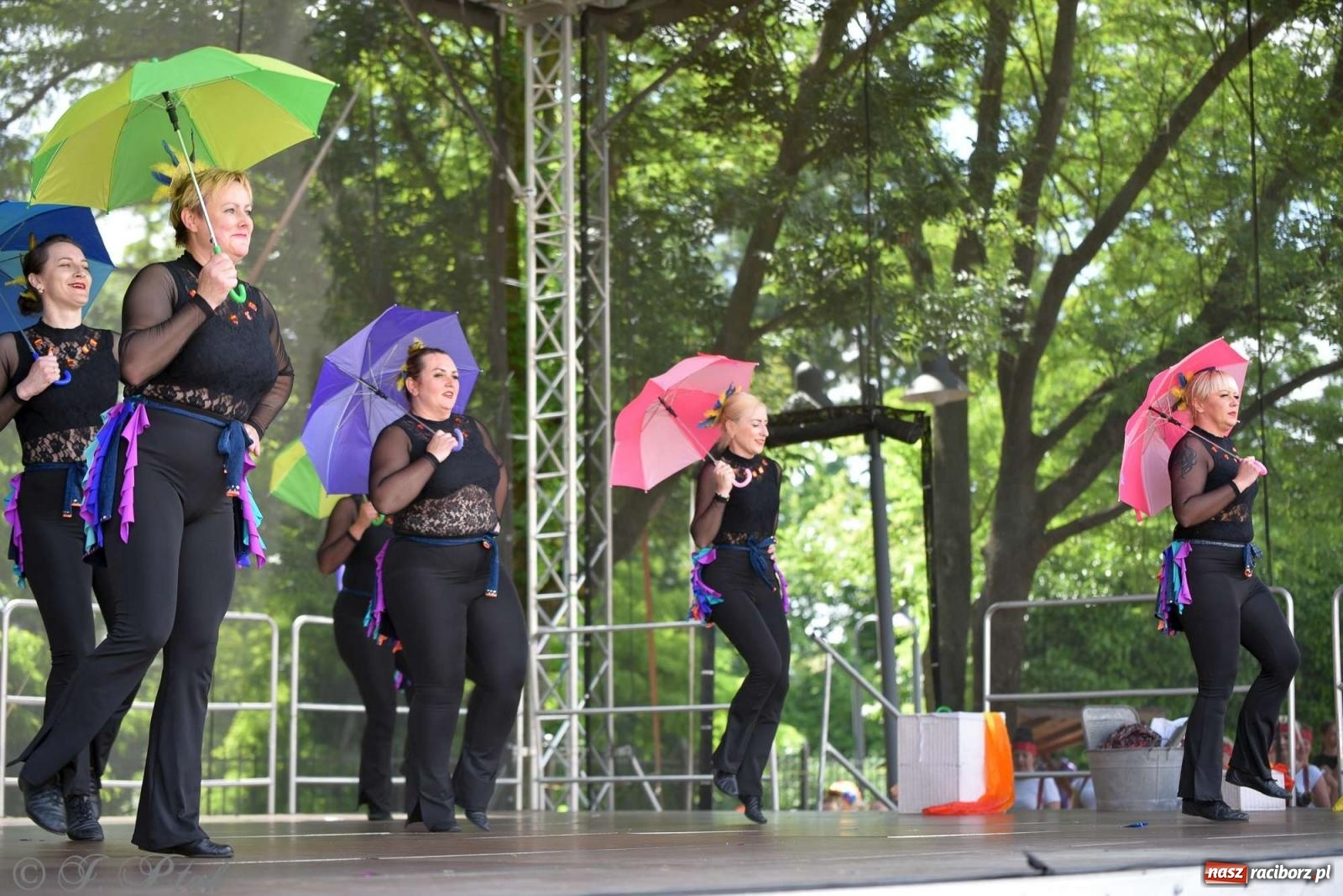 Zdjęcie w galerii na portalu naszraciborz.pl: Roztańczony raciborski zamek, czyli mażoretkowy zawrót głowy [FOTO i WIDEO] wiadomości z regionu