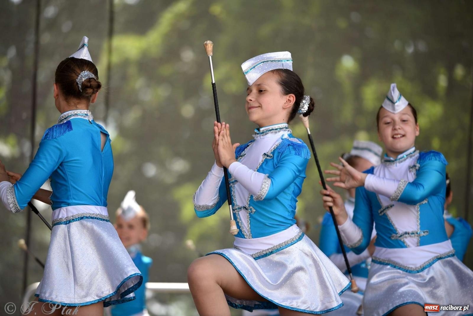 Zdjęcie w galerii na portalu naszraciborz.pl: Roztańczony raciborski zamek, czyli mażoretkowy zawrót głowy [FOTO i WIDEO] wiadomości z regionu