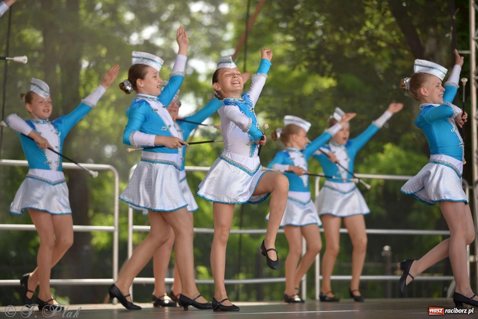 Zdjęcie w galerii na portalu naszraciborz.pl: Roztańczony raciborski zamek, czyli mażoretkowy zawrót głowy [FOTO i WIDEO] wiadomości z regionu