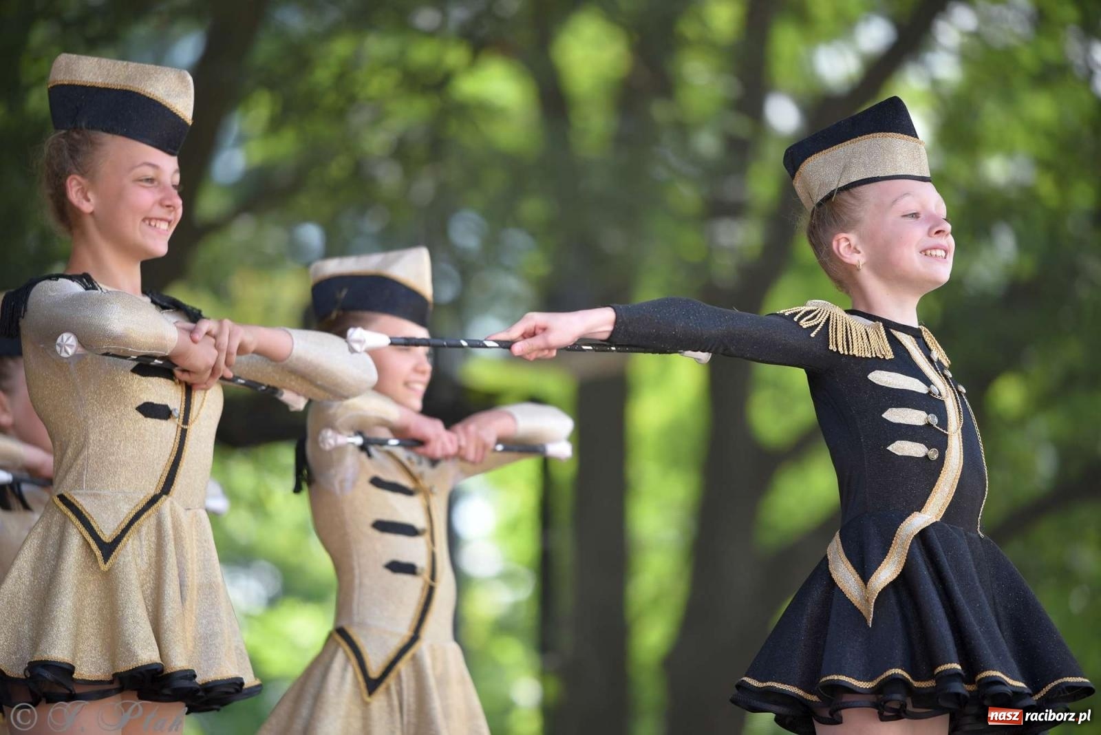 Zdjęcie w galerii na portalu naszraciborz.pl: Roztańczony raciborski zamek, czyli mażoretkowy zawrót głowy [FOTO i WIDEO] wiadomości z regionu