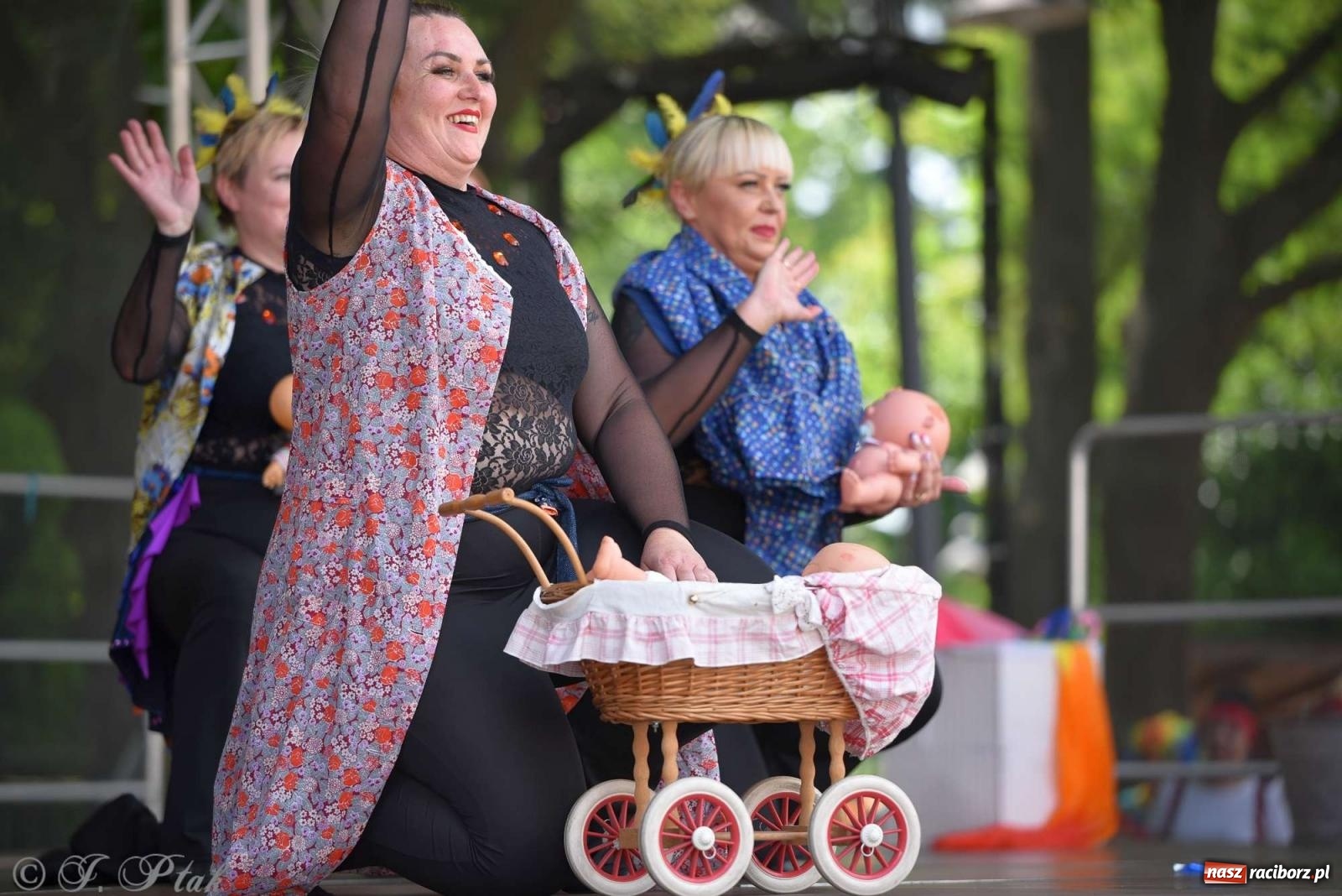 Zdjęcie w galerii na portalu naszraciborz.pl: Roztańczony raciborski zamek, czyli mażoretkowy zawrót głowy [FOTO i WIDEO] wiadomości z regionu