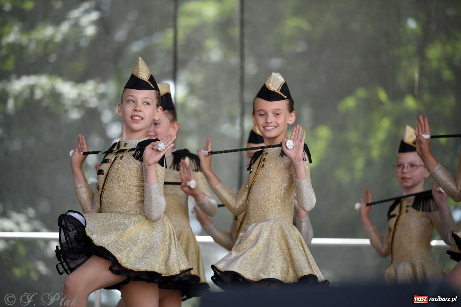 Zdjęcie w galerii na portalu naszraciborz.pl: Roztańczony raciborski zamek, czyli mażoretkowy zawrót głowy [FOTO i WIDEO] wiadomości z regionu