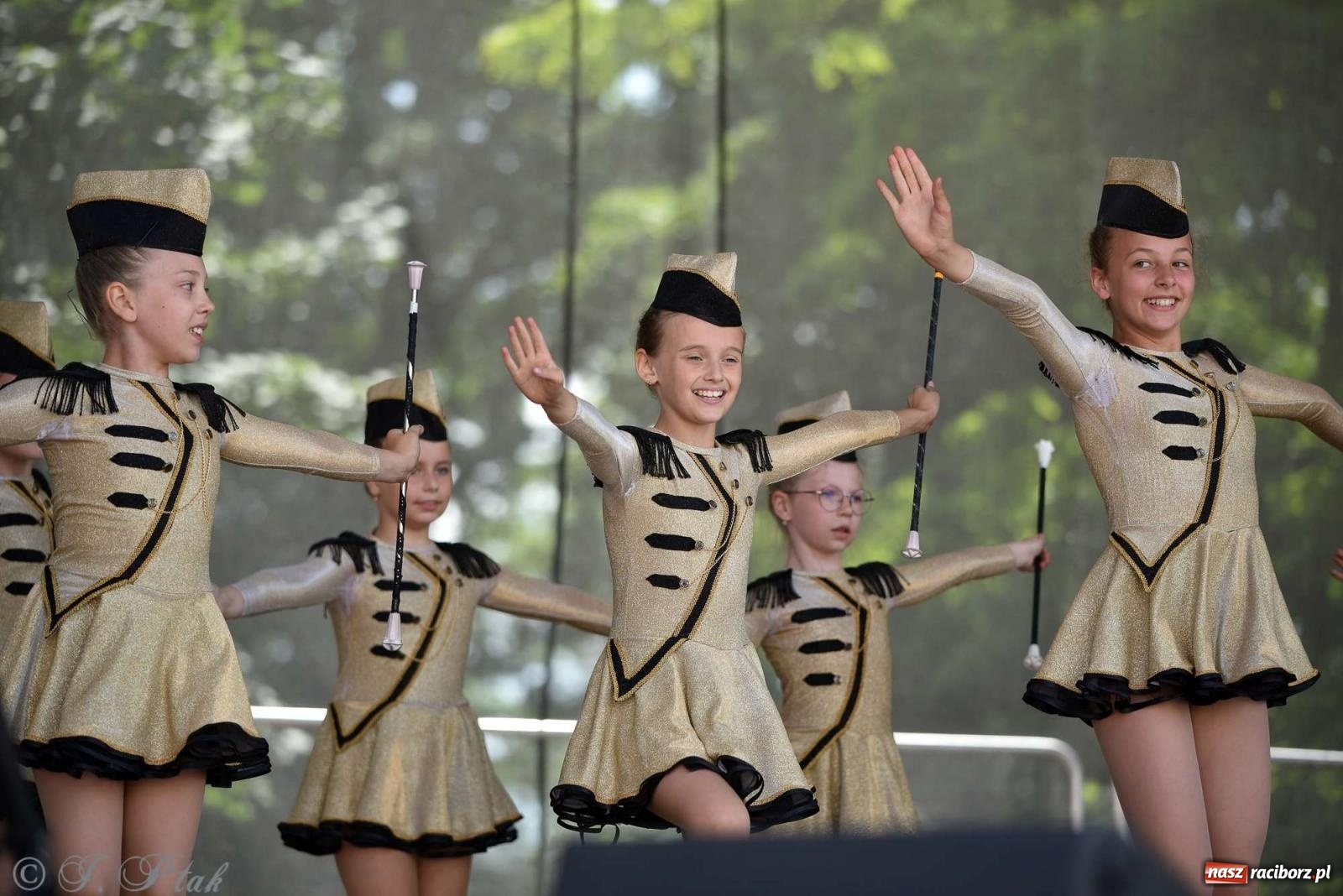 Zdjęcie w galerii na portalu naszraciborz.pl: Roztańczony raciborski zamek, czyli mażoretkowy zawrót głowy [FOTO i WIDEO] wiadomości z regionu