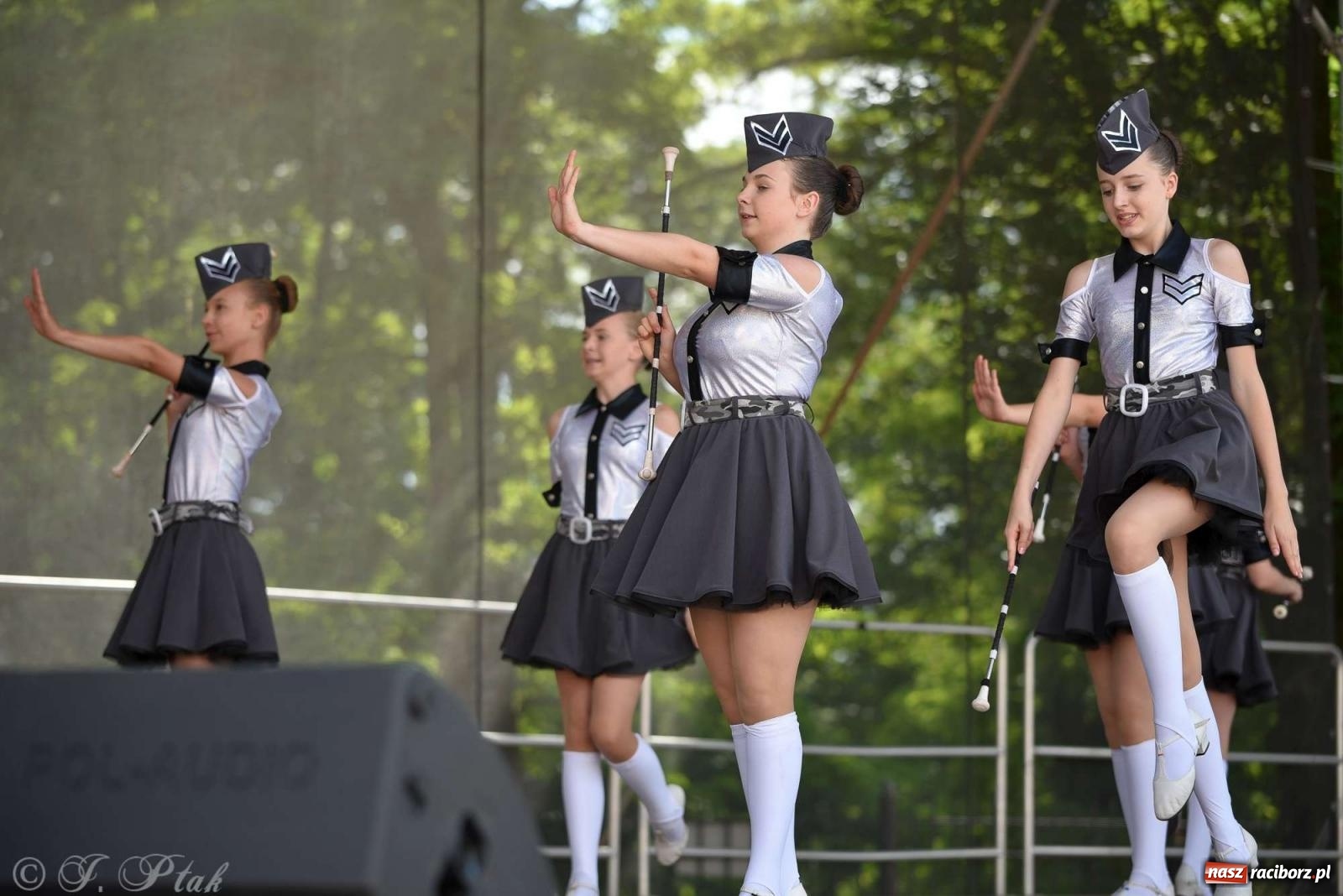 Zdjęcie w galerii na portalu naszraciborz.pl: Roztańczony raciborski zamek, czyli mażoretkowy zawrót głowy [FOTO i WIDEO] wiadomości z regionu