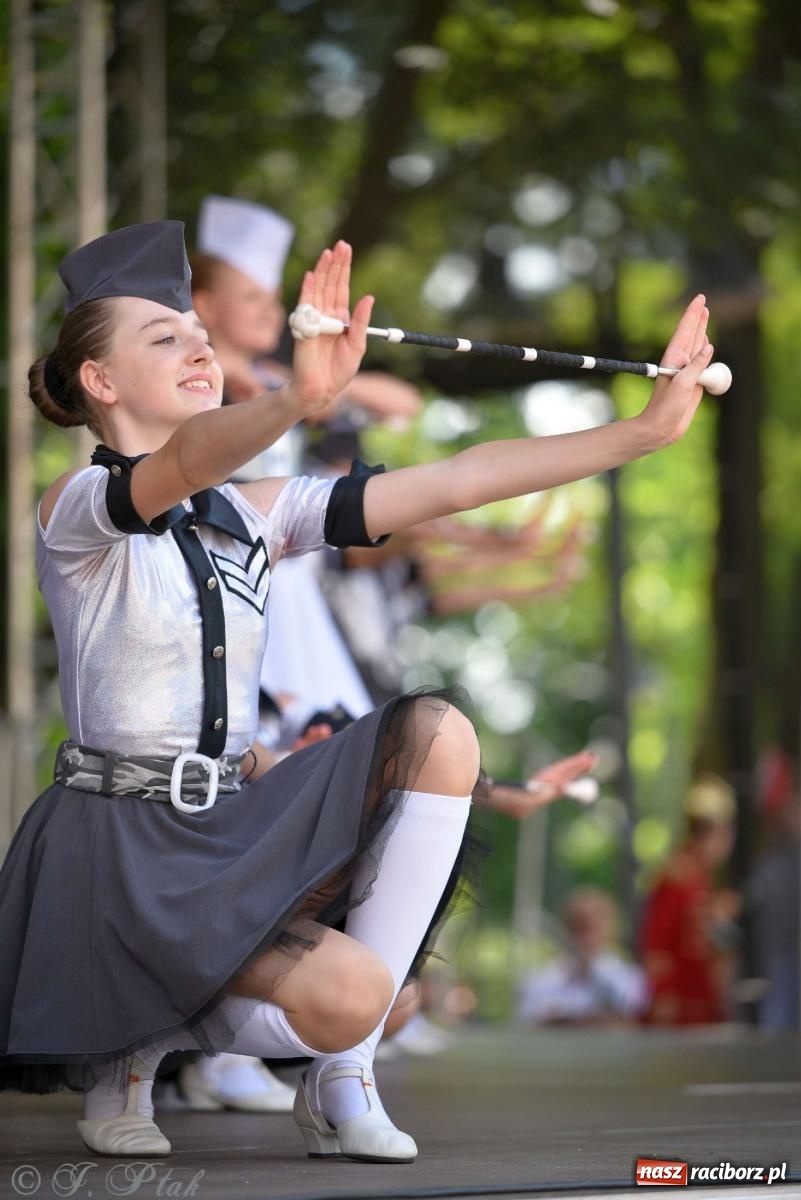 Zdjęcie w galerii na portalu naszraciborz.pl: Roztańczony raciborski zamek, czyli mażoretkowy zawrót głowy [FOTO i WIDEO] wiadomości z regionu