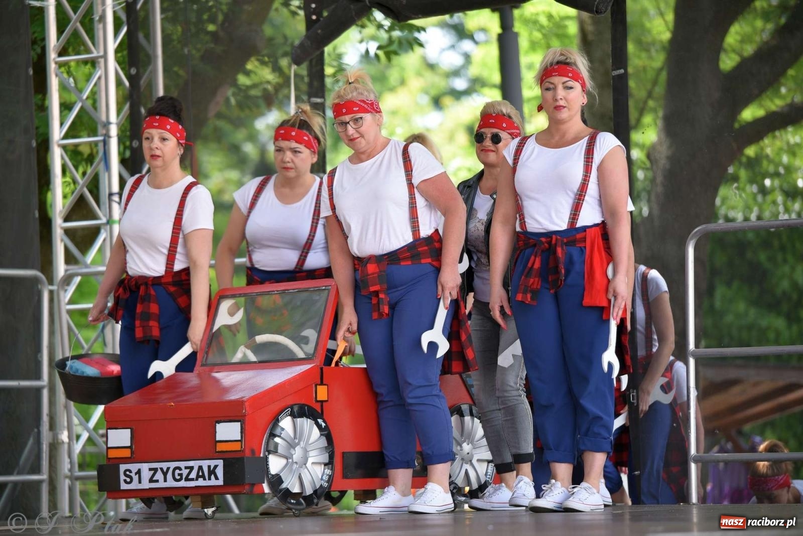 Zdjęcie w galerii na portalu naszraciborz.pl: Roztańczony raciborski zamek, czyli mażoretkowy zawrót głowy [FOTO i WIDEO] wiadomości z regionu