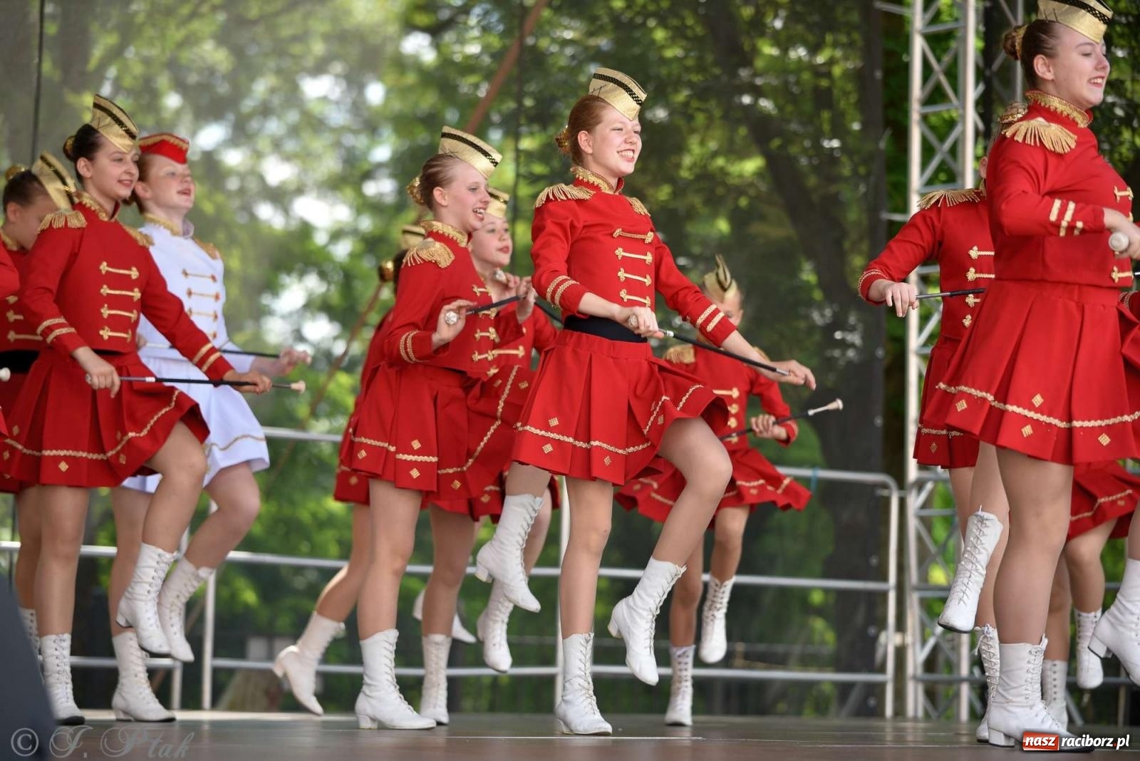 Zdjęcie w galerii na portalu naszraciborz.pl: Roztańczony raciborski zamek, czyli mażoretkowy zawrót głowy [FOTO i WIDEO] wiadomości z regionu