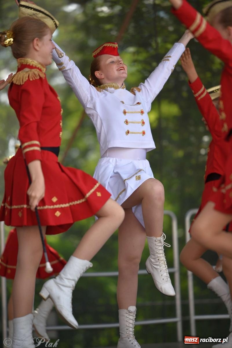 Zdjęcie w galerii na portalu naszraciborz.pl: Roztańczony raciborski zamek, czyli mażoretkowy zawrót głowy [FOTO i WIDEO] wiadomości z regionu
