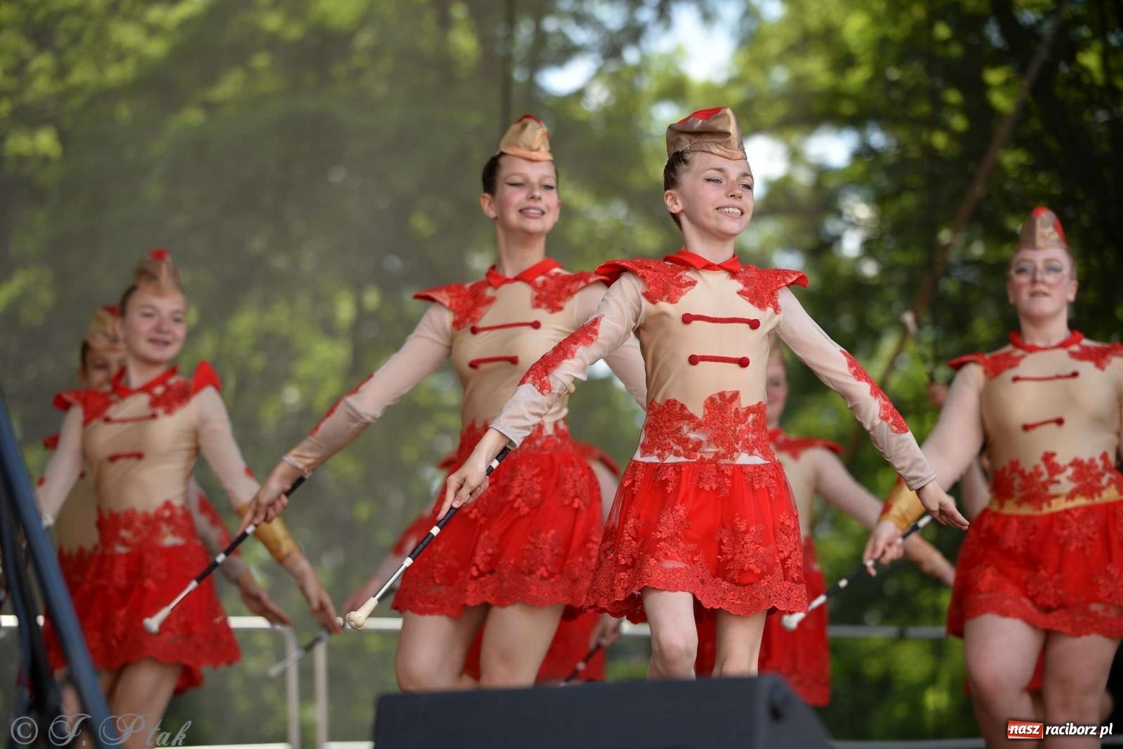 Zdjęcie w galerii na portalu naszraciborz.pl: Roztańczony raciborski zamek, czyli mażoretkowy zawrót głowy [FOTO i WIDEO] wiadomości z regionu