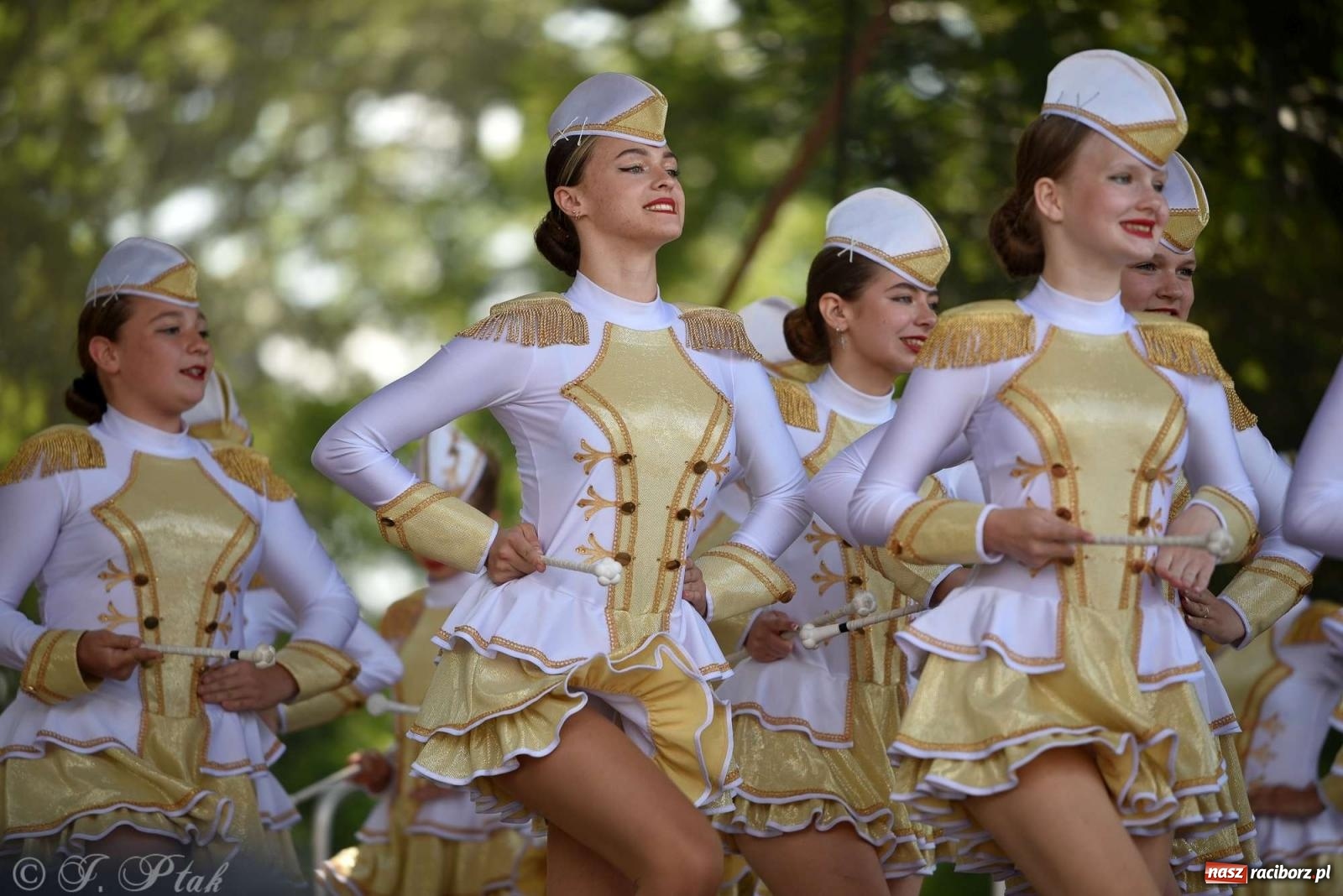 Zdjęcie w galerii na portalu naszraciborz.pl: Roztańczony raciborski zamek, czyli mażoretkowy zawrót głowy [FOTO i WIDEO] wiadomości z regionu