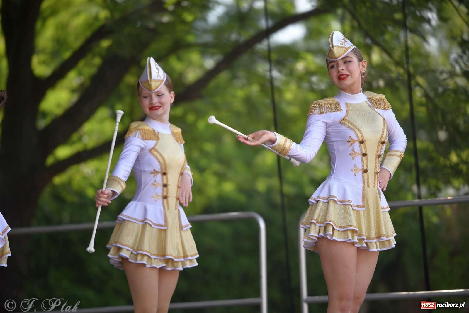 Zdjęcie w galerii na portalu naszraciborz.pl: Roztańczony raciborski zamek, czyli mażoretkowy zawrót głowy [FOTO i WIDEO] wiadomości z regionu