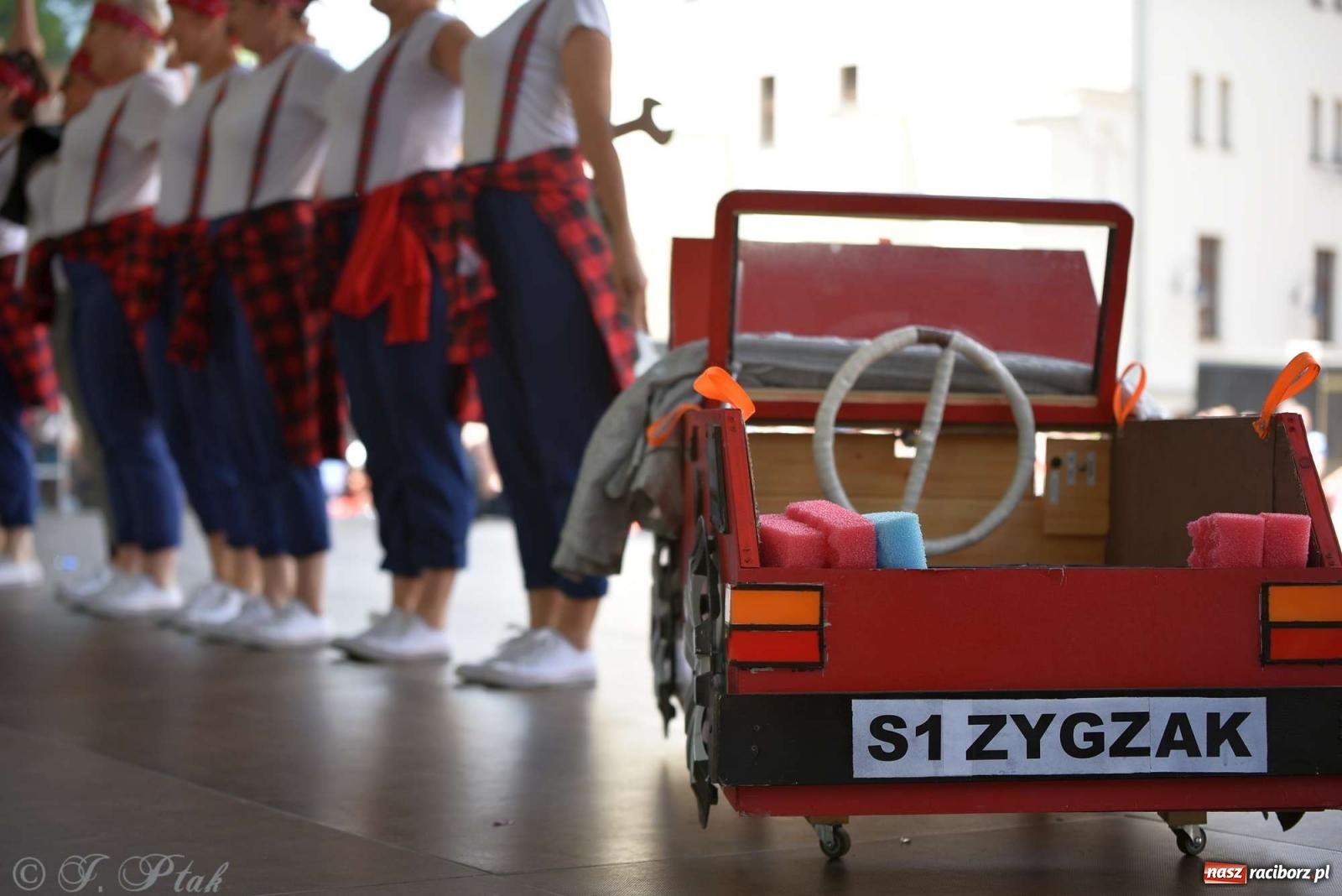 Zdjęcie w galerii na portalu naszraciborz.pl: Roztańczony raciborski zamek, czyli mażoretkowy zawrót głowy [FOTO i WIDEO] wiadomości z regionu