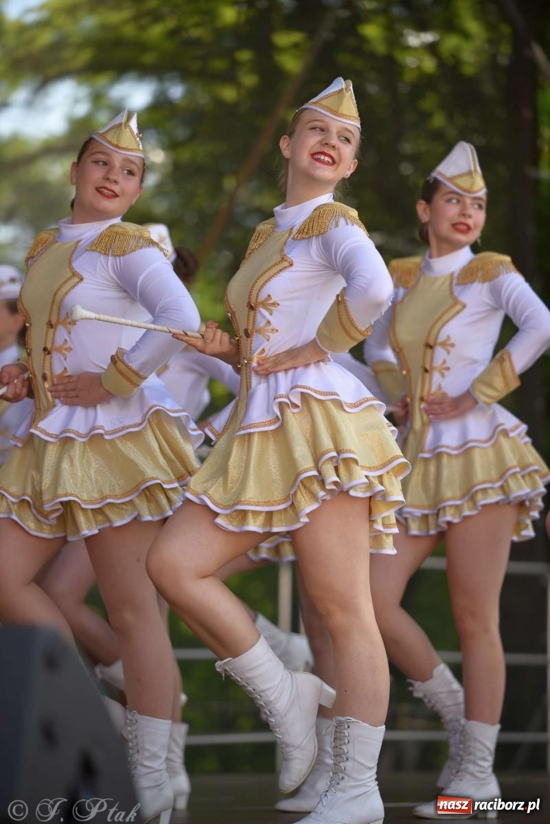 Zdjęcie w galerii na portalu naszraciborz.pl: Roztańczony raciborski zamek, czyli mażoretkowy zawrót głowy [FOTO i WIDEO] wiadomości z regionu