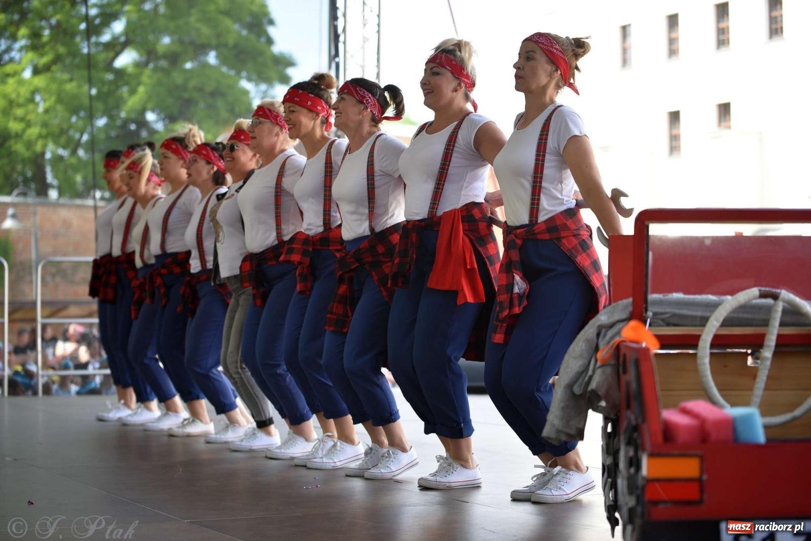 Zdjęcie w galerii na portalu naszraciborz.pl: Roztańczony raciborski zamek, czyli mażoretkowy zawrót głowy [FOTO i WIDEO] wiadomości z regionu