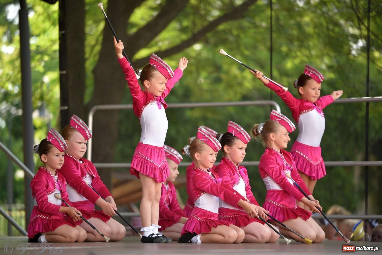 Zdjęcie w galerii na portalu naszraciborz.pl: Roztańczony raciborski zamek, czyli mażoretkowy zawrót głowy [FOTO i WIDEO] wiadomości z regionu