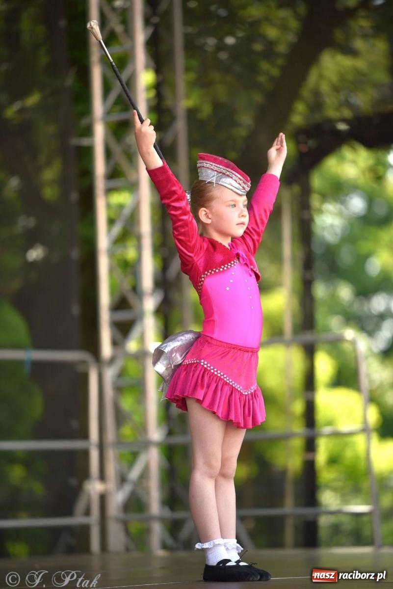 Zdjęcie w galerii na portalu naszraciborz.pl: Roztańczony raciborski zamek, czyli mażoretkowy zawrót głowy [FOTO i WIDEO] wiadomości z regionu