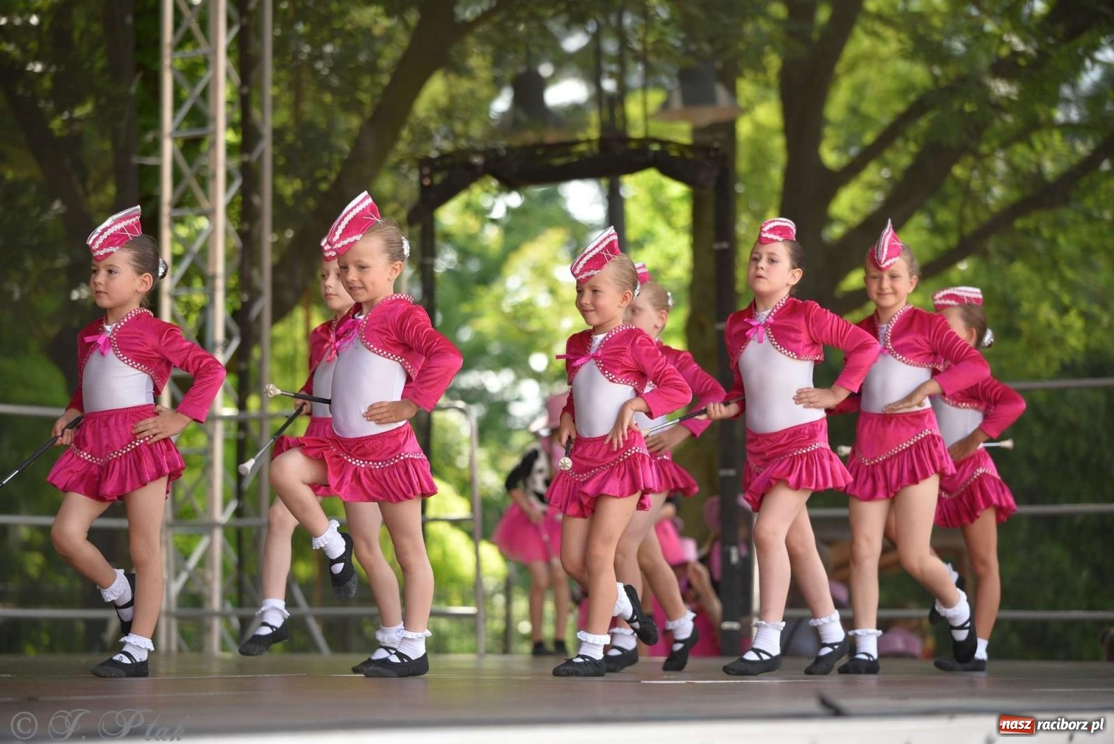 Zdjęcie w galerii na portalu naszraciborz.pl: Roztańczony raciborski zamek, czyli mażoretkowy zawrót głowy [FOTO i WIDEO] wiadomości z regionu