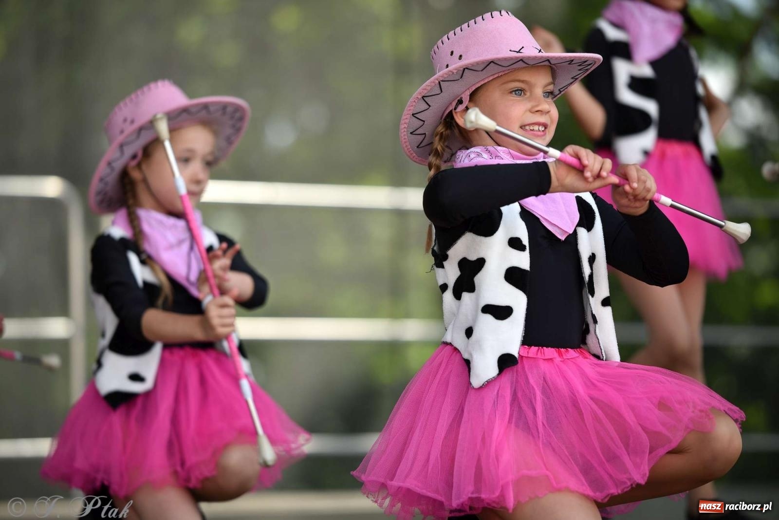 Zdjęcie w galerii na portalu naszraciborz.pl: Roztańczony raciborski zamek, czyli mażoretkowy zawrót głowy [FOTO i WIDEO] wiadomości z regionu