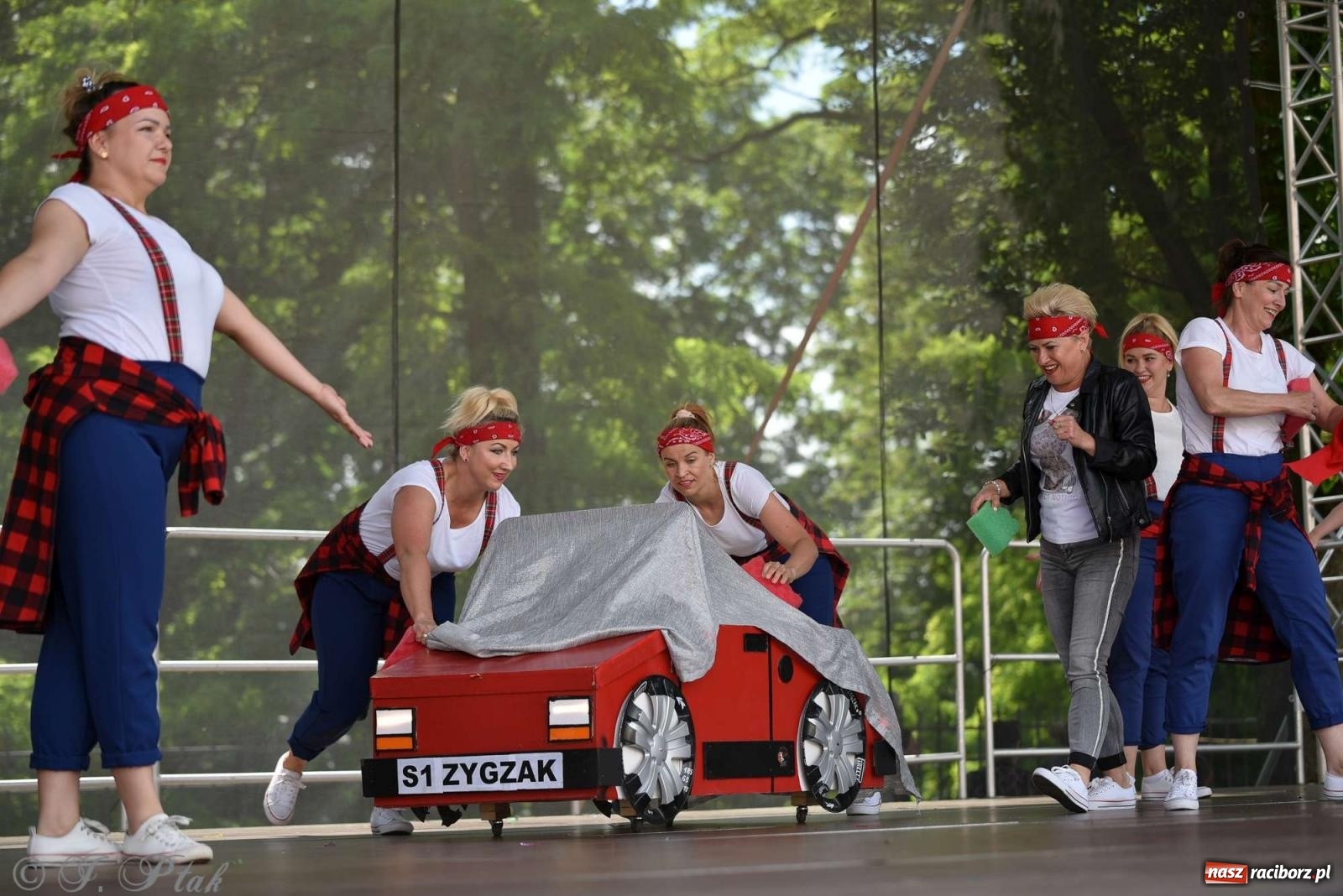 Zdjęcie w galerii na portalu naszraciborz.pl: Roztańczony raciborski zamek, czyli mażoretkowy zawrót głowy [FOTO i WIDEO] wiadomości z regionu