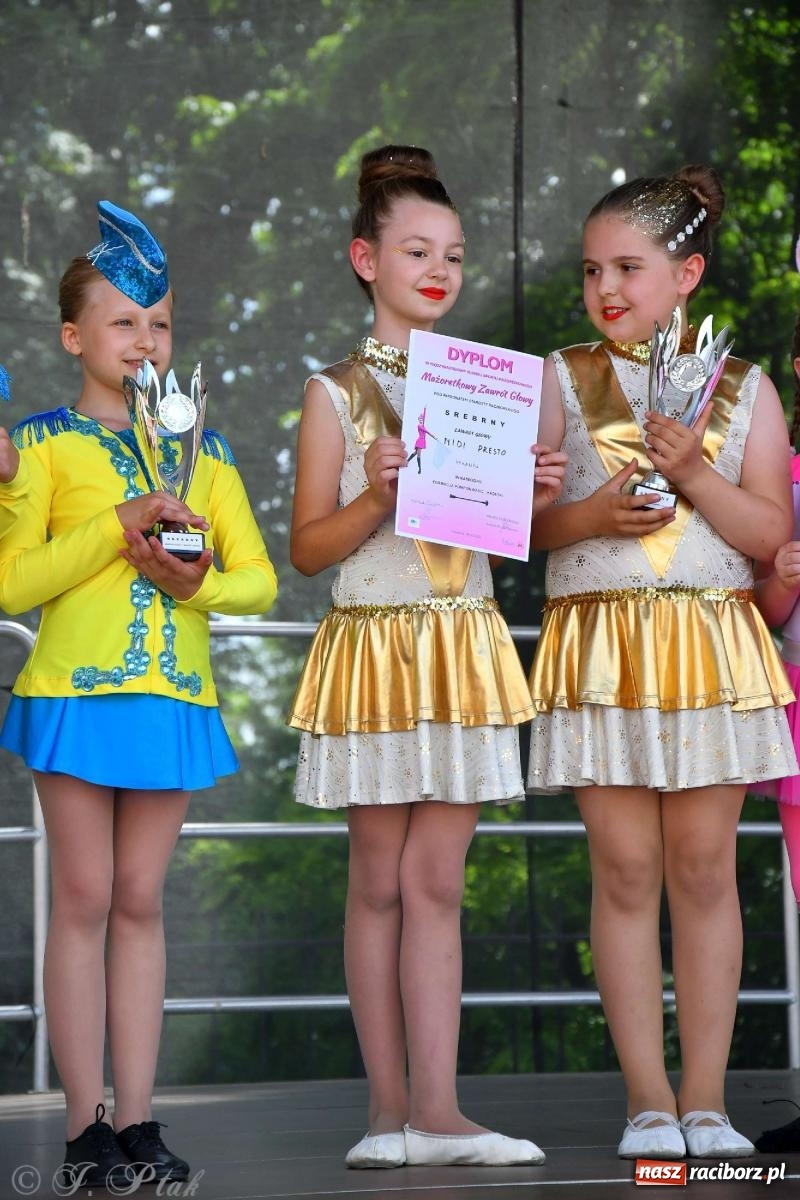 Zdjęcie w galerii na portalu naszraciborz.pl: Roztańczony raciborski zamek, czyli mażoretkowy zawrót głowy [FOTO i WIDEO] wiadomości z regionu