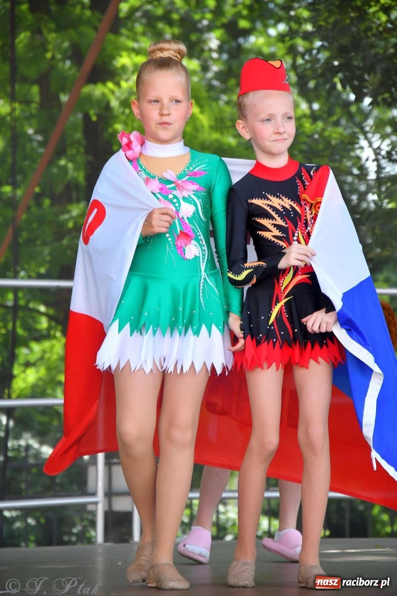 Zdjęcie w galerii na portalu naszraciborz.pl: Roztańczony raciborski zamek, czyli mażoretkowy zawrót głowy [FOTO i WIDEO] wiadomości z regionu