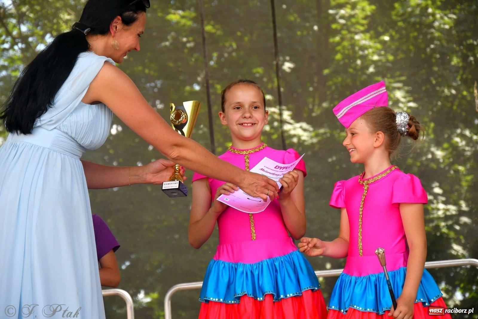 Zdjęcie w galerii na portalu naszraciborz.pl: Roztańczony raciborski zamek, czyli mażoretkowy zawrót głowy [FOTO i WIDEO] wiadomości z regionu
